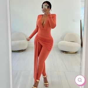 Minaa Monroe Classy Bougie jumpsuit in electric orange